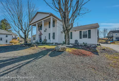590 Main St, Gouldsboro, PA 18424