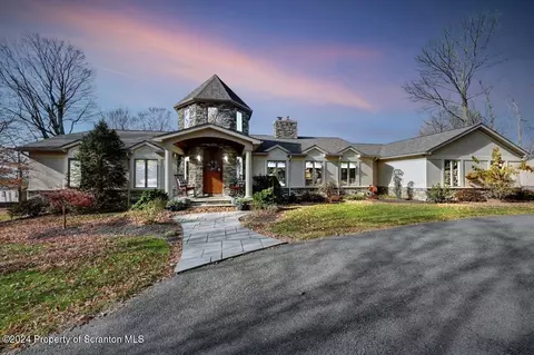 109 Overlook Rd, Waverly, PA 18471