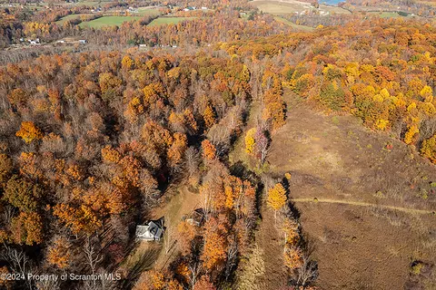 1736 Falls Rd, Newton Twp, PA 18411