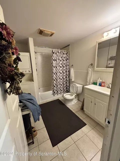 1027 Main St, Dickson City, PA 18519 photo 6