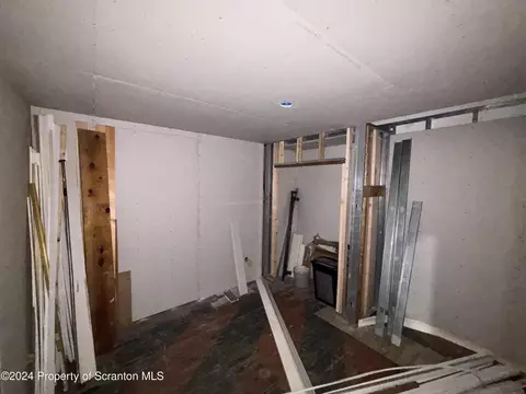 1027 Main St, Dickson City, PA 18519 photo 7