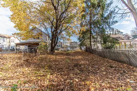 217 Main, Blakely, PA 18447