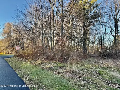 First Street, Richmondale, PA 18421