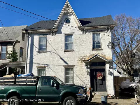 209 E Front St, Berwick, PA 18603