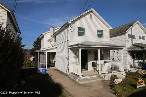 105 School St, Olyphant, PA 18447
