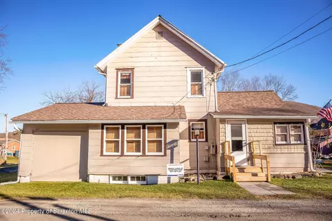 32 Dayton Ave, Hallstead, PA 18822