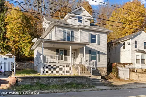 1120 Main St, Jenkins Twp, PA 18640