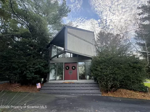 128 Belmont Ave, Clarks Green, PA 18411