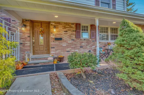 1003 Sleepy Hollow Rd, Clarks Summit, PA 18411