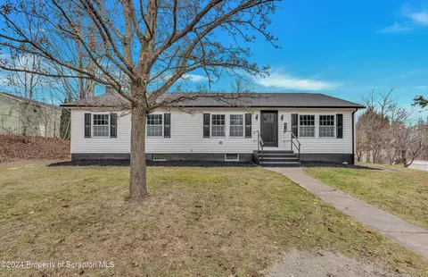 518 Gibson St, Jermyn, PA 18433