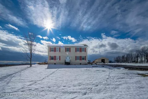 337 Old Racht Rd, Waymart, PA 18472