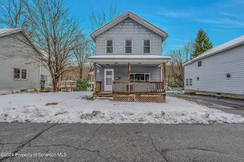 22 Short St, Archbald, PA 18403