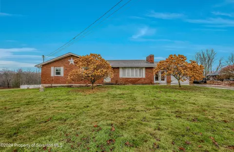 4244 State Route 247, Clifford Township, PA 18421