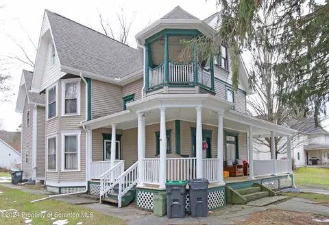 277 Riverside Dr, Factoryville, PA 18419