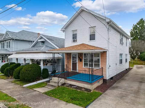 270 Phillips St, Hanover Twp, PA 18706