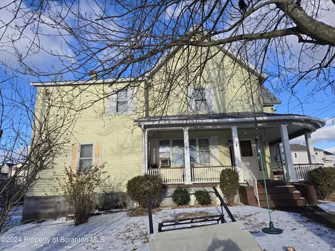 523 E Warren St, Dunmore, PA 18512