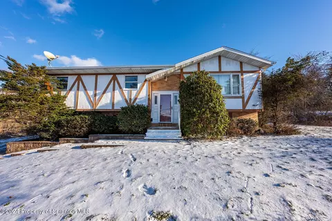 1613 Summit Lake Rd, Clarks Summit, PA 18411