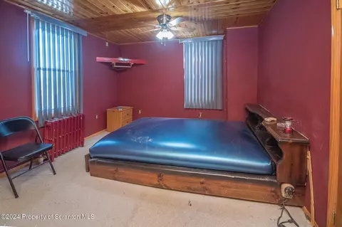 Bedroom - 225 E Mountain Rd, Scranton, PA 18505 photo 3 of 6