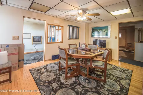 Dining - 225 E Mountain Rd, Scranton, PA 18505 photo 2 of 3