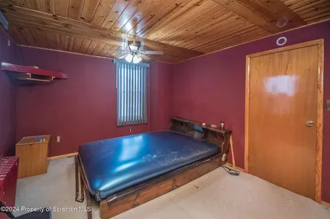 Bedroom - 225 E Mountain Rd, Scranton, PA 18505 photo 2 of 6