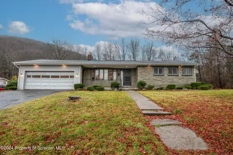 10 Mary St, Scott Twp, PA 18447