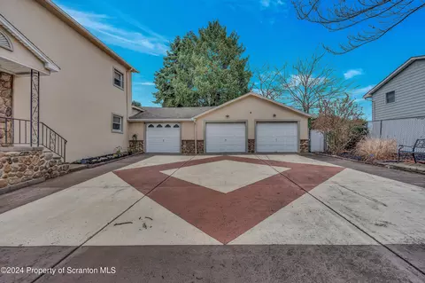 319 4th Ave, Scranton, PA 18505