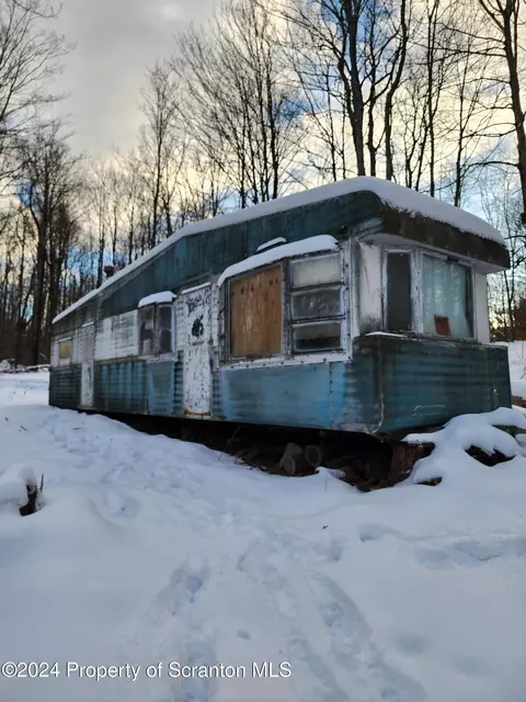 3084 Creek Rd, Union Dale, PA 18470