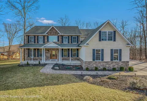 190 Scenicview, Dallas, PA 18612