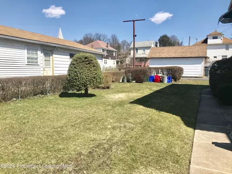 147 E Grace St, Old Forge, PA 18518 photo 2
