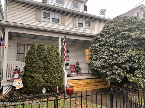 703-705 Main Street St, Dickson City, PA 18519