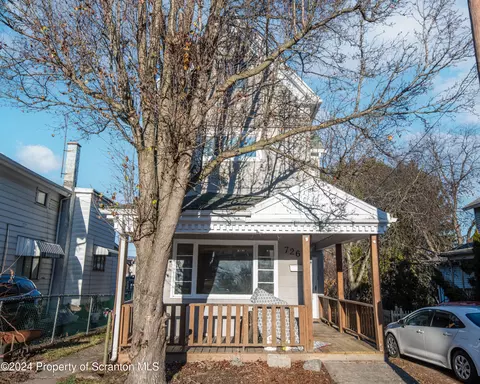 726 Hampton St, Scranton, PA 18504