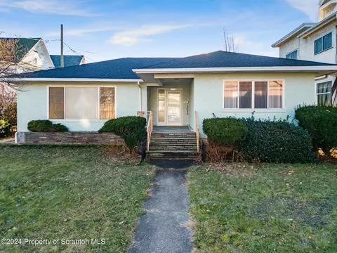 1119 Washburn St, Scranton, PA 18504