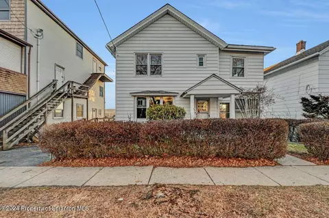 814 S Webster Ave, Scranton, PA 18505
