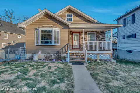 1086 W Market St, Scranton, PA 18508