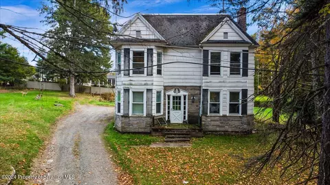 116 Waverly Rd, Dalton, PA 18414