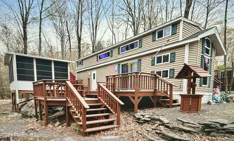 134 Adventure Ave, Covington Twp, PA 18424