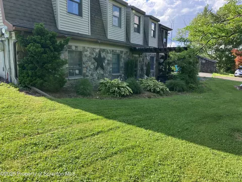 362 Justus Blvd, Scott Twp, PA 18447