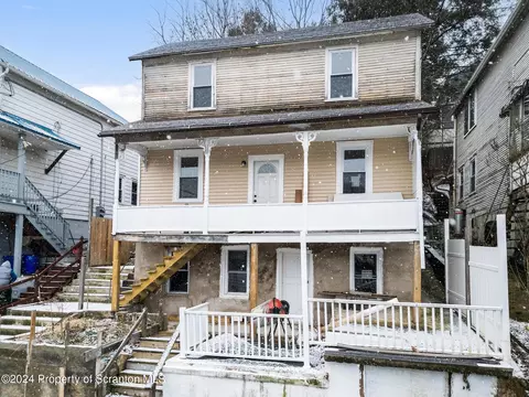 55 Stanley St, Hanover Twp, PA 18706