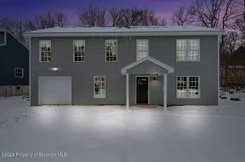 8523 Bumblebee Way, Tobyhanna, PA 18466