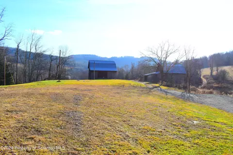 343 Cobb Hill Rd, Montrose, PA 18801