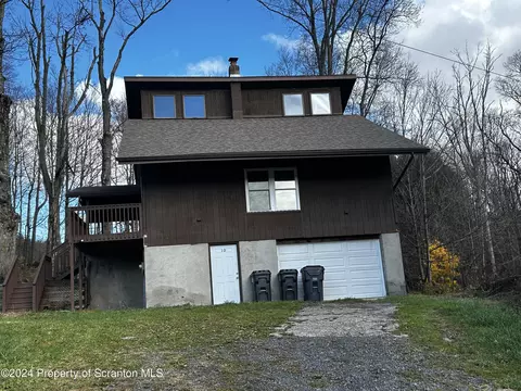 10 Merritt Ln, Scott Twp, PA 18433