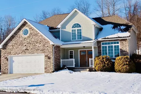107 Little Spike Way, Scranton, PA 18504