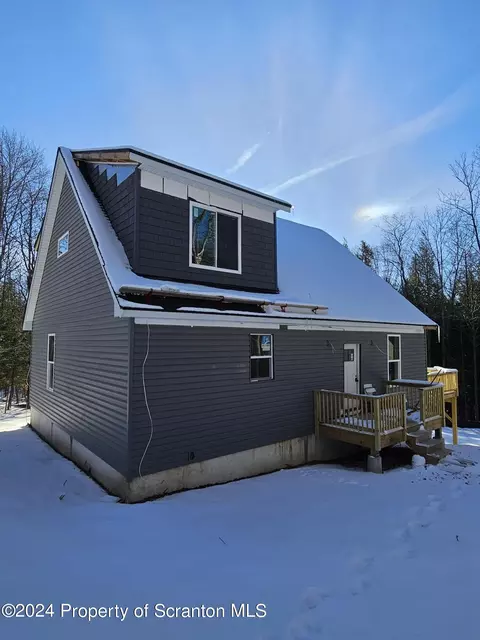 382 Jubilee Rd, Covington Twp, PA 18444