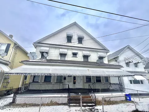 1934 1936 Washburn St, Scranton, PA 18504