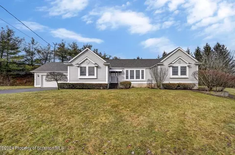 800 Johnson Ave, Dickson City, PA 18519