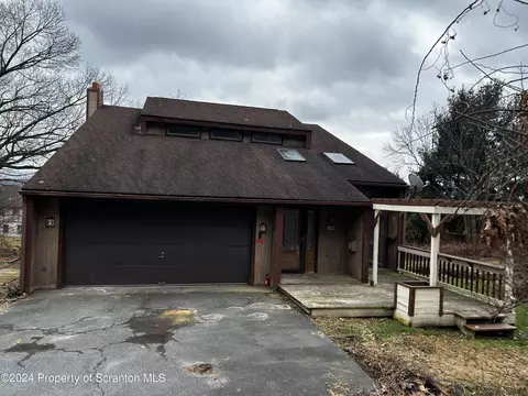 1306 Dundaff St, Dickson City, PA 18519