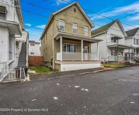5 Ferguson Pl, Dunmore, PA 18509