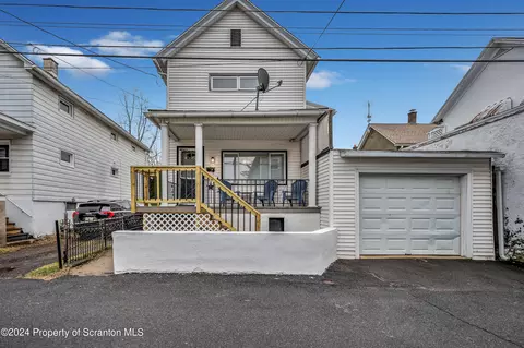 1343 Harmony Ct, Scranton, PA 18509