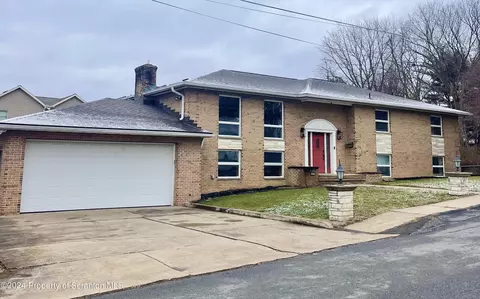 261 Market St, Pittston, PA 18640