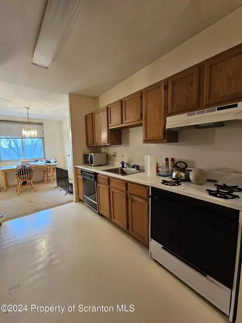 1210 Summit Pointe Dr, Scranton, PA 18508 photo 15
